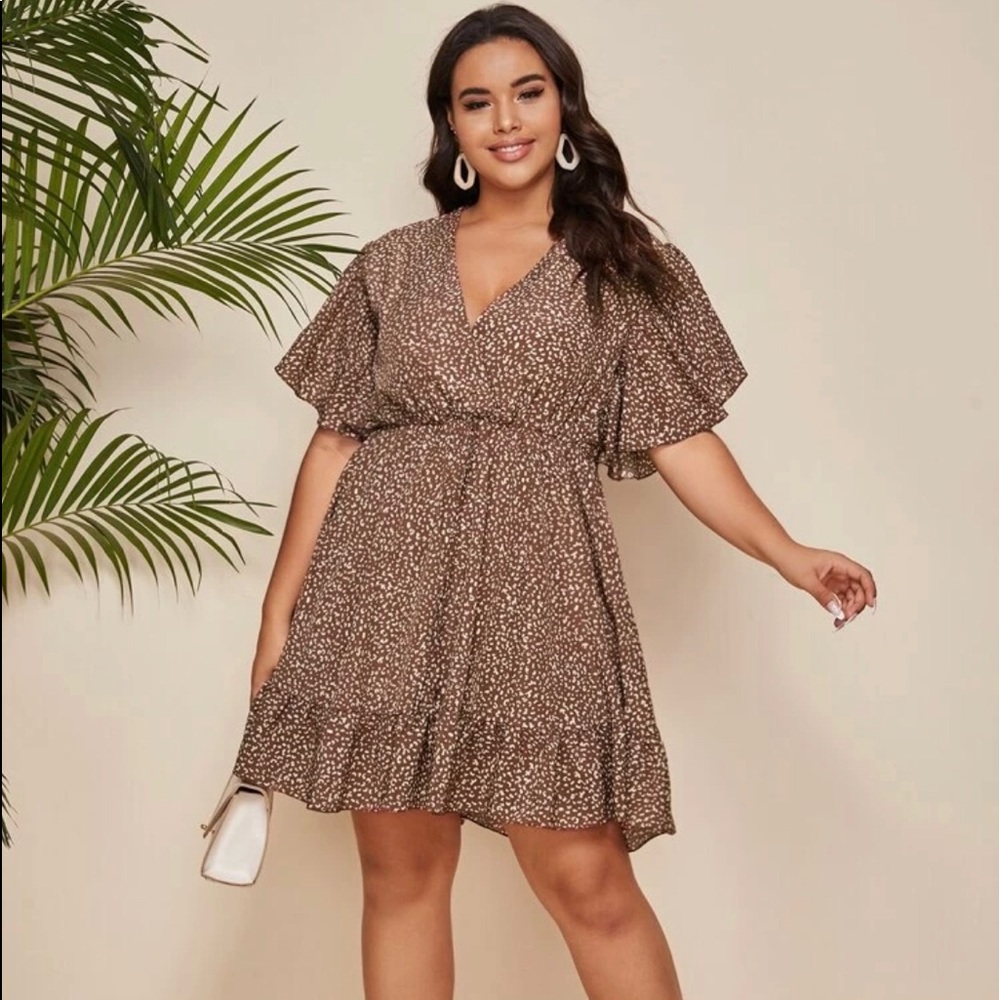 Plus Ruffle Hem Butterfly Sleeve Allover